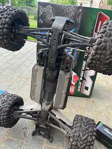 Traxxas E-Revo 1/8 радиоуправляемая машина (8 фото из 10)