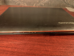 Sülearvuti Lenovo ideapad Y570 (2 foto / 10)