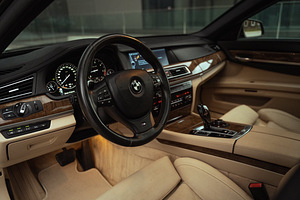 BMW 740d F01 (12 foto / 15)