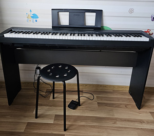 YAMAHA P-45B digitaalne klaver koos alusega (2 foto / 2)