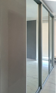 Garderoobikapp peegel liugustega (2 foto / 3)