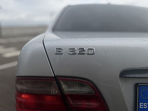 Mercedes-Benz E320 CDI (7 foto / 14)