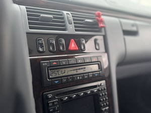 Mercedes-Benz E320 CDI (13 foto / 14)