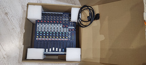 Мониторы JBL 705P, 2 шт. + микшер Soundcraft EPM8 (2 фото из 6)