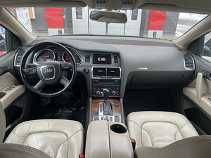 Ауди Q7 3.0 (6 фото из 10)