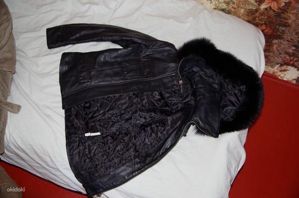 Продам женскую кожаную куртку (фото #2)