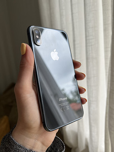 iPhone XS 64GB Space Grey (1 foto / 3)