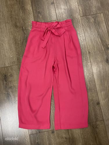 Ярко розовые укороченные брюки Zara, 34 (фото #1)