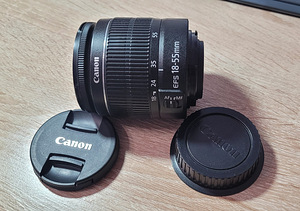 Canon EFS 18-55mm lens (2 foto / 3)
