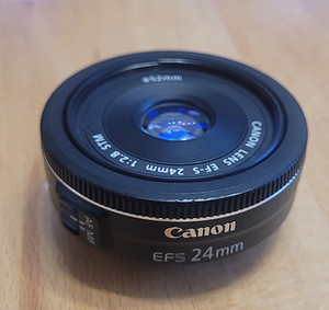 Canon EF-S 24mm f/2.8 STM (1 foto / 4)