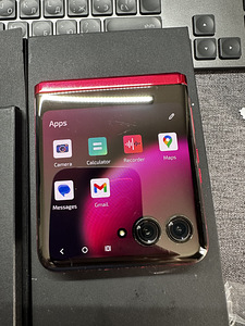 MOROLA RAZR 40 ULTRA 256GB (3 foto / 8)