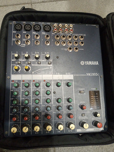 Yamaha MG102C 10 Channel Input Stereo Mixer (2 foto / 3)
