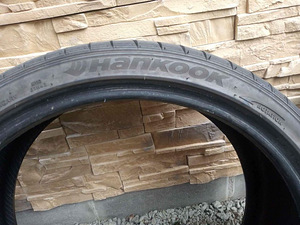 Suverehvid Hankook Ventus V12 Evo 215/35 r18 (3 foto / 5)