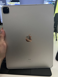 Apple iPad Pro 12,9 2021 (128 GB) WiFi + Cellular (2 foto / 4)