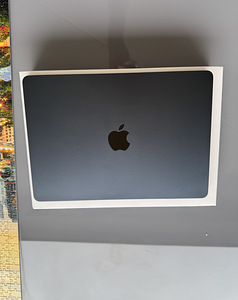 Macbook Air M2 512 GB (1 foto / 7)