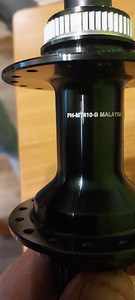 SHIMANO FH-MT410-B 12 MM THRU-AXLE Rumm (2 foto / 2)