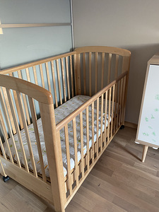 Võrevoodi pesukastiga + madrats (3 foto / 4)