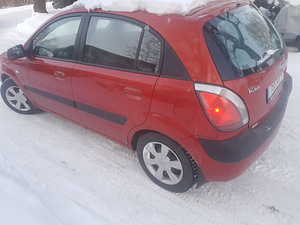 Kia Rio 08a (2 foto / 4)