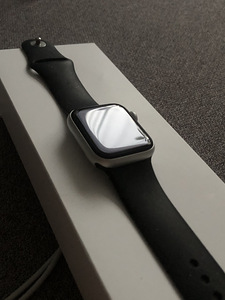 Apple Watch SE gen 2 (2 foto / 4)