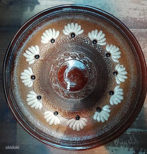 Блольшая керамическая настенная тарелка (фото #1)