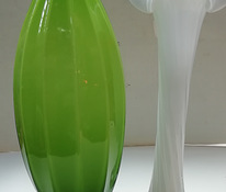 Дизайнерская зеленая ваза 30 см