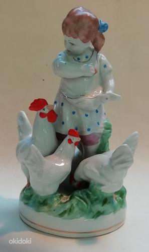Дулёво Девочка кормящая курочек 1957 (фото #8)