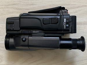 SANYO 8 mm Camcorder VM - EX220P (5 foto / 6)
