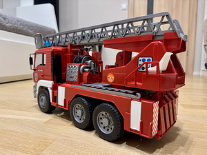BRUDER MAN TGA Tuletõrjeauto heli&valgus skaala 1:16 (2 foto / 5)