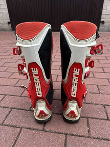 Мотокроссовые ботинки Gaerne sg12 (2 фото из 4)