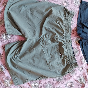 Meeste lühikesed püksid Tommy Hilfiger s L (2 foto / 3)