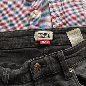 Meeste mustad teksad ja särk Tommy Hilfiger. (2 foto / 6)