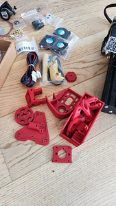 3D принтер Ender 3 v2 + куча обновлений (3 фото из 3)