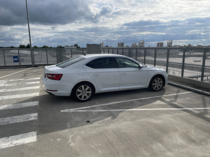 Skoda Superb Elegance plus 2017 (14 фото из 14)