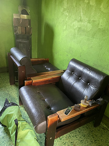 Nahkdiivan koos kahe tugitooliga (kasutatud) (3 foto / 4)