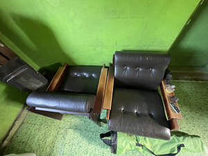 Nahkdiivan koos kahe tugitooliga (kasutatud) (4 foto / 4)