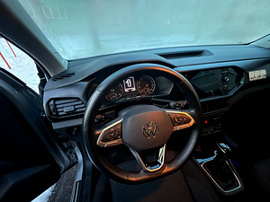 Volkswagen T-Cross 1.5 (2021. aasta) (8 foto / 11)