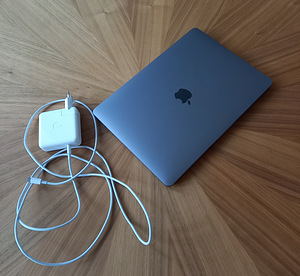 Macbook Pro 13" M2 512GB (3 foto / 5)