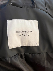 JACQUELINE DE YONG (3 foto / 3)