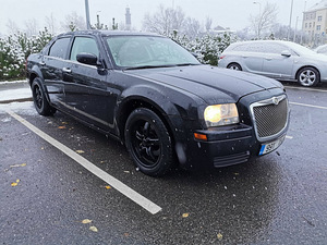 Крайслер 300С (2 фото из 7)