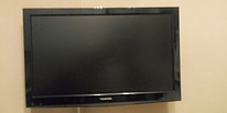 Телевизор ТОSHIBA с настенным подвижным кронштейном (Англия)