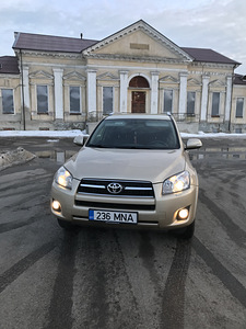 Toyota Rav4 2.2 diesel , automat (3 foto / 15)
