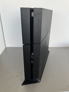 Playstation 4 1TB (2 фото из 4)