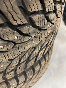 Nokian Hakkapeliitta 9 SUV 275/40R21 (2 foto / 6)