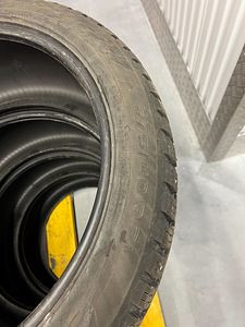 Nokian Hakkapeliitta 9 SUV 275/40R21 (4 foto / 6)