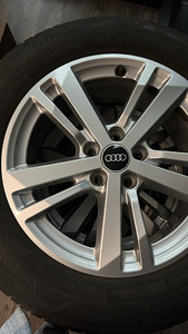 Оригинальные диски Audi R17 5x112 с шинами M+S Goodyear (2 фото из 6)