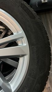 Оригинальные диски Audi R17 5x112 с шинами M+S Goodyear (4 фото из 6)