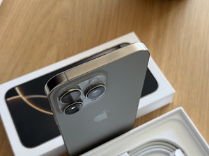 Apple iPhone 16 Pro Max 256GB Titanium uueväärne! Aku 100% (4 foto / 7)