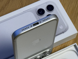 Apple iPhone 17 Pro Silver 256GB как новый Аккумулятор 100% (5 фото из 8)