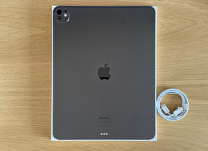 Apple iPad Pro 13 M4 256GB WiFi Black uueväärne. Aku 100% (1 foto / 9)