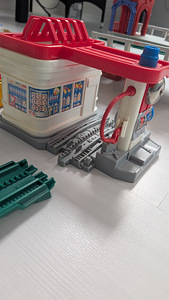 Большой комплект железной дороги Fisher-Price GeoTrax (6 фото из 7)